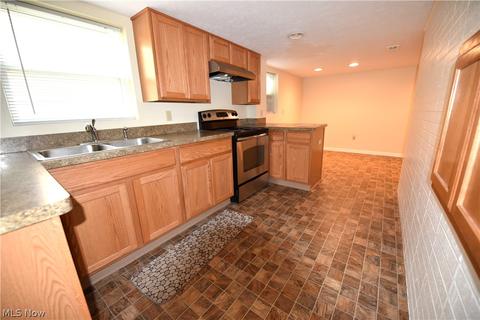 345 E Pace Ave, Coventry, OH 44319 photo 8