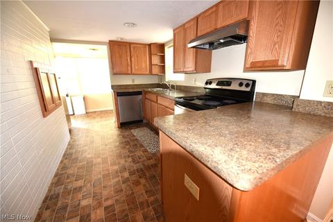 345 E Pace Ave, Coventry, OH 44319 photo 9