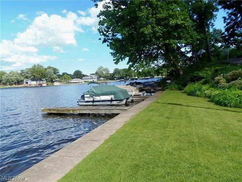 345 E Pace Ave, Coventry, OH 44319 photo 3