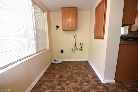 345 E Pace Ave, Coventry, OH 44319 photo 23