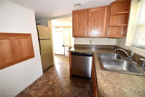 345 E Pace Ave, Coventry, OH 44319 photo 10