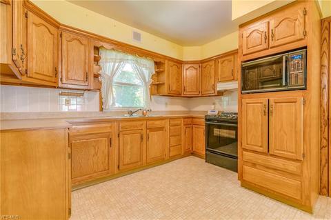 7858 Munson Rd, Mentor, OH 44060 photo 9