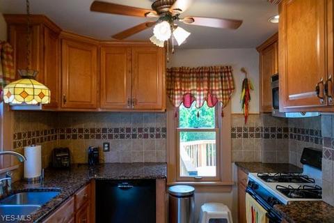 2503 Edwin Ave, Akron, OH 44314 photo 9