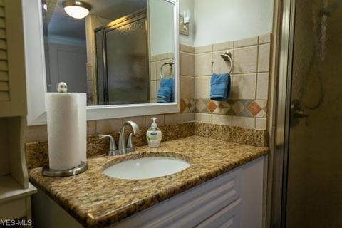 2503 Edwin Ave, Akron, OH 44314 photo 16