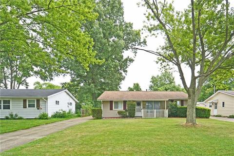 434 Walnut Dr, Berea, OH 44017 photo 1