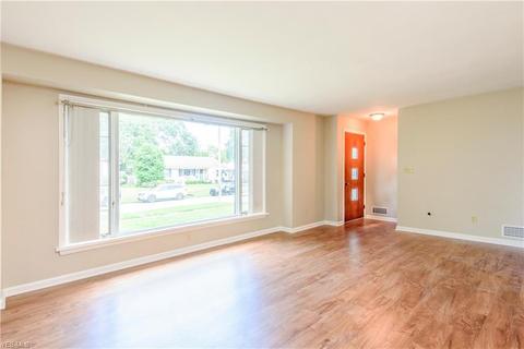 131 Miami Ave, Elyria, OH 44035 photo 4