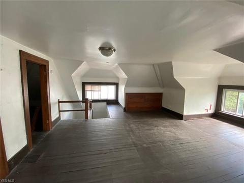 584 Schiller Ave, Akron, OH 44310 photo 13