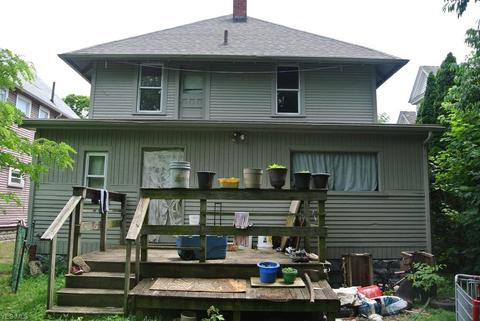 584 Schiller Ave, Akron, OH 44310 photo 3