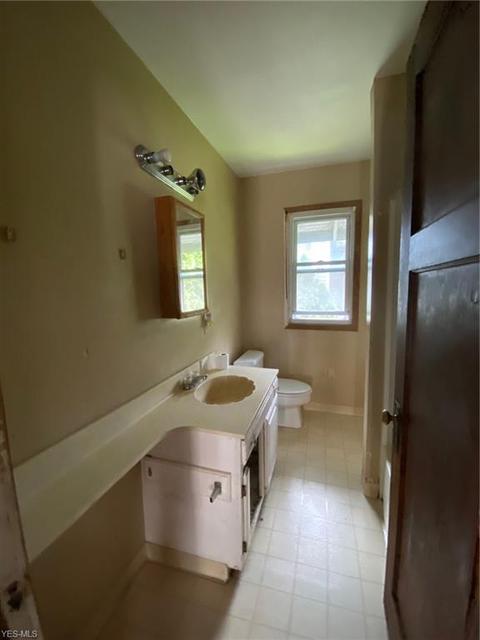 584 Schiller Ave, Akron, OH 44310 photo 10