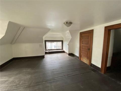 584 Schiller Ave, Akron, OH 44310 photo 14
