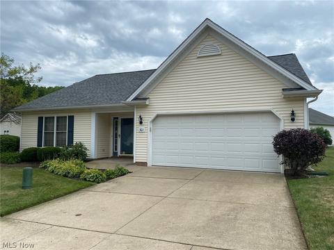 301 Bridgewater Ln, Chardon, OH 44024 photo 3