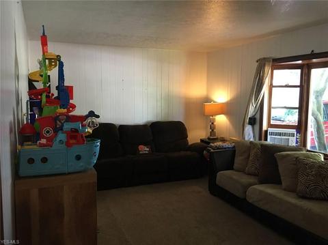 1869 E Tuttle Park Rd, Madison, OH 44057 photo 3