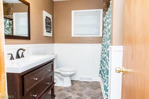 175 Woolf Ave, Akron, OH 44312 photo 9