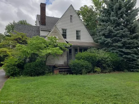 297 E 270th St, Euclid, OH 44132 photo 1