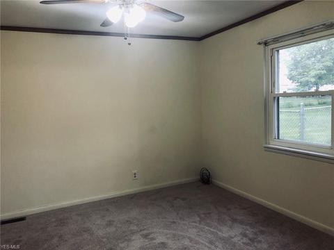 1021 Thayer Ave, Ashtabula, OH 44004 photo 8