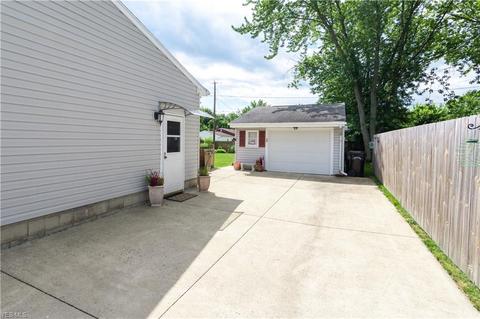 865 Hollywood Blvd, Elyria, OH 44035 photo 8