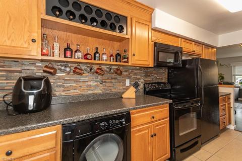 4895 Wake Robin Rd, Mentor, OH 44060 photo 2