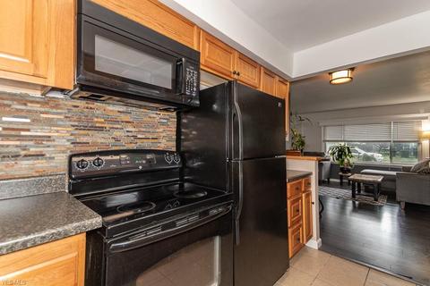 4895 Wake Robin Rd, Mentor, OH 44060 photo 13