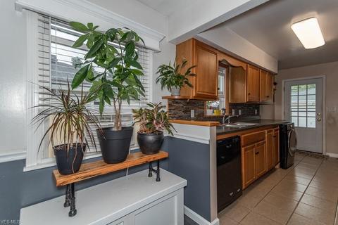 4895 Wake Robin Rd, Mentor, OH 44060 photo 17