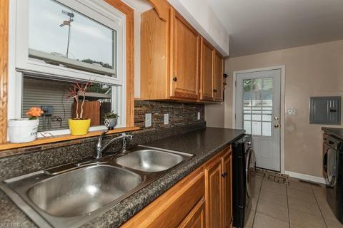 4895 Wake Robin Rd, Mentor, OH 44060 photo 14
