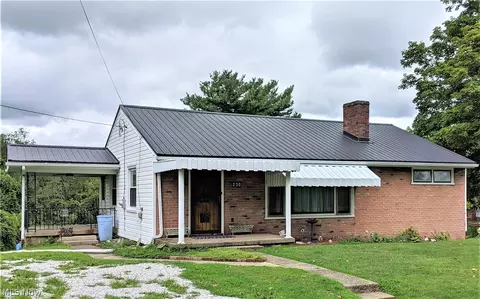 230 Maple St, Smithfield, OH 43948 photo 5