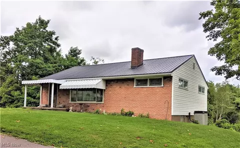 230 Maple St, Smithfield, OH 43948 photo 4