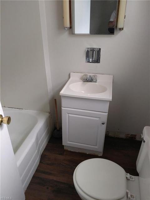 1748 E 29th St, Lorain, OH 44055 photo 9