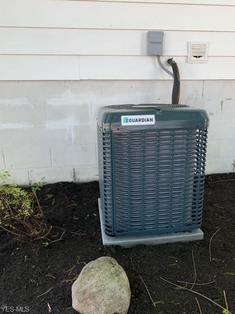 305 E 42nd St, Lorain, OH 44052 photo 8