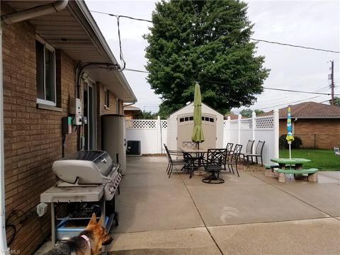 11000 Johnson Dr, Parma, OH 44130 photo 2