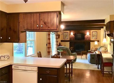 147 Devonshire Ct, Elyria, OH 44035 photo 8