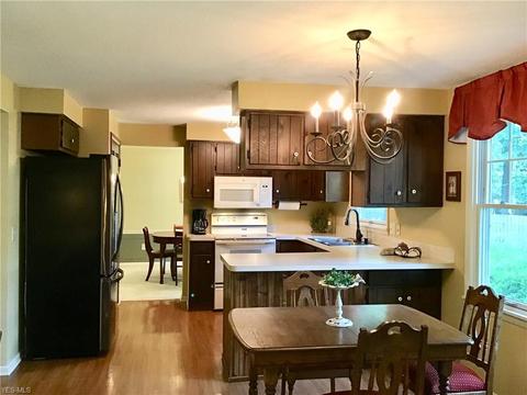 147 Devonshire Ct, Elyria, OH 44035 photo 7