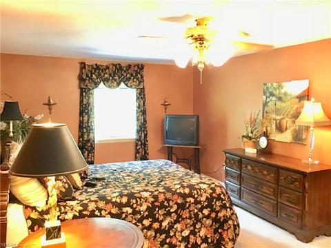147 Devonshire Ct, Elyria, OH 44035 photo 12