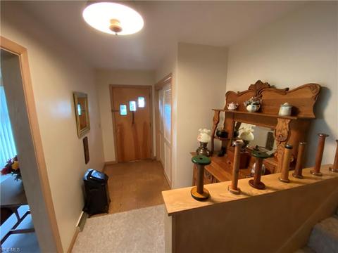 415 E 18th St, Dover, OH 44622 photo 2