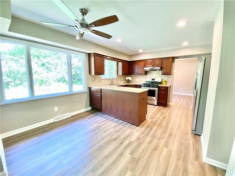 37375 Fox Run Dr, Solon, OH 44139 photo 8