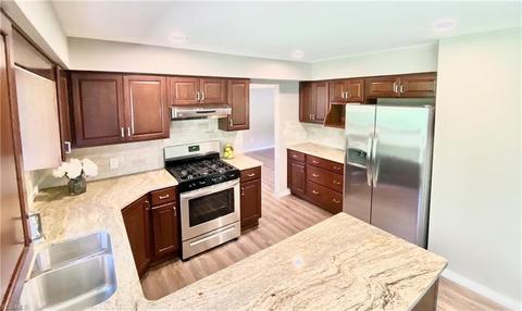 37375 Fox Run Dr, Solon, OH 44139 photo 6