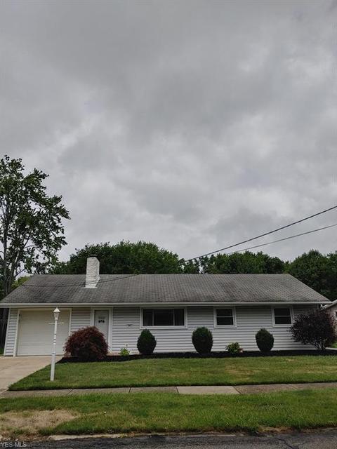 60 Meadow Dr, Berea, OH 44017 photo 2