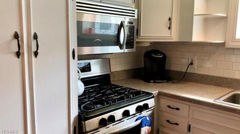 457 High St, Elyria, OH 44035 photo 5