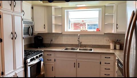 457 High St, Elyria, OH 44035 photo 4