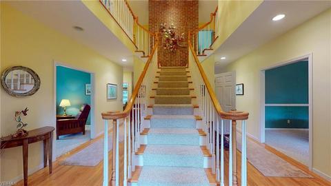 7011 Highview Dr, Solon, OH 44139 photo 2