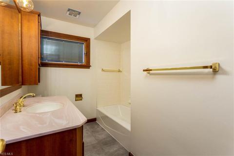 9602 E River Rd, Elyria, OH 44035 photo 24