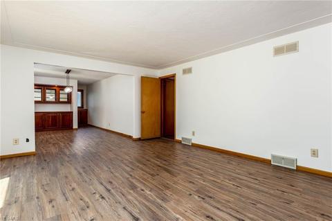 9602 E River Rd, Elyria, OH 44035 photo 5