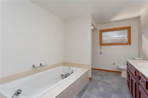 9602 E River Rd, Elyria, OH 44035 photo 21