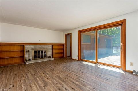 9602 E River Rd, Elyria, OH 44035 photo 2