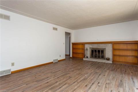 9602 E River Rd, Elyria, OH 44035 photo 6