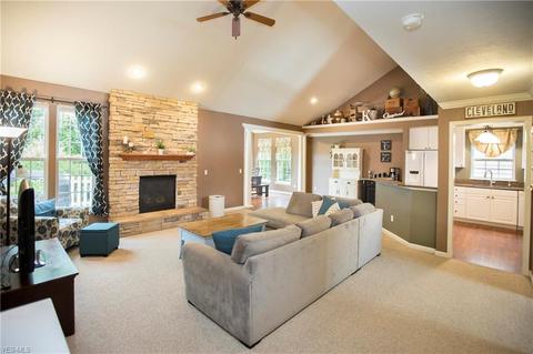 149 Cobblestone Ct, Berea, OH 44017 photo 4