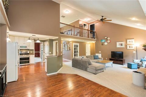 149 Cobblestone Ct, Berea, OH 44017 photo 6