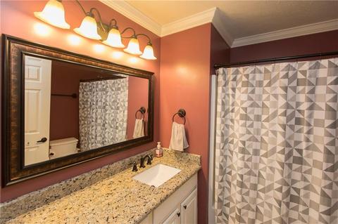 149 Cobblestone Ct, Berea, OH 44017 photo 23