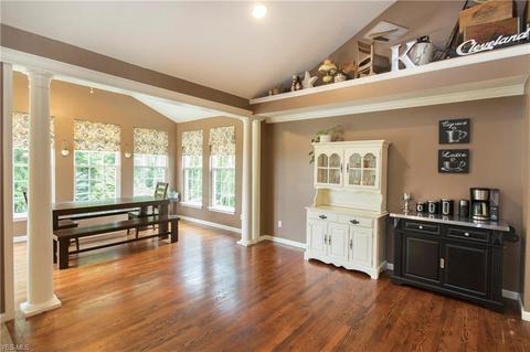 149 Cobblestone Ct, Berea, OH 44017 photo 9