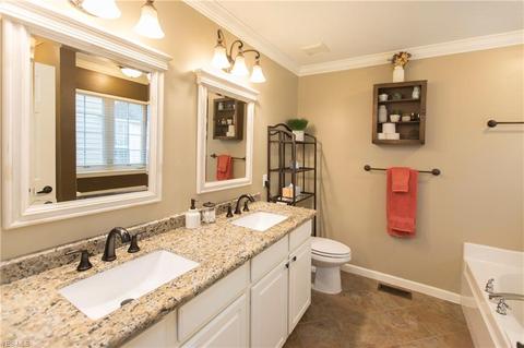149 Cobblestone Ct, Berea, OH 44017 photo 18