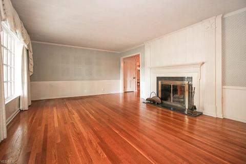 957 Elywood Dr, Elyria, OH 44035 photo 7